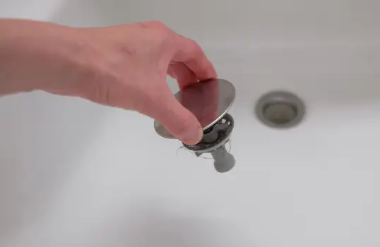 洗面化粧台の排水口