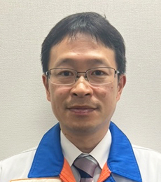 高井　信明