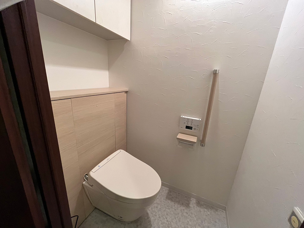 掃除がしやすい「床から浮いているトイレ」にリフォーム　東京都品川区