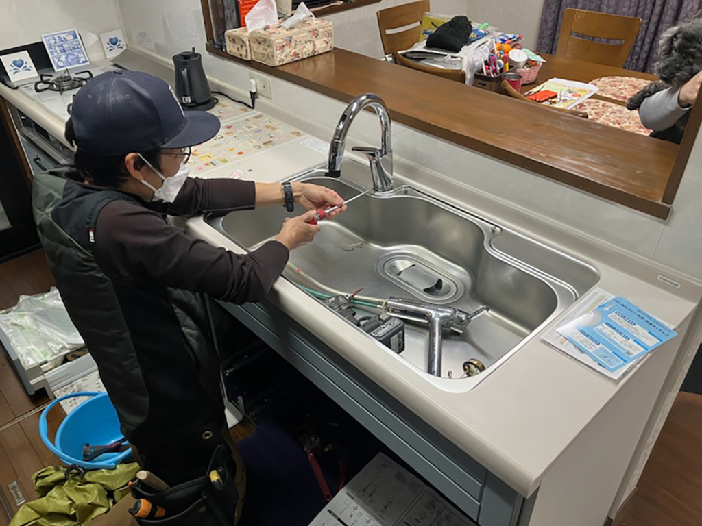 台所用水栓の交換｜タッチレス水栓で手洗いや洗い物が楽に行える　神奈川県横浜市