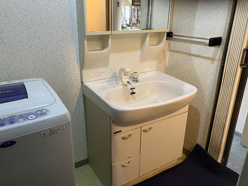 約20年使用の洗面台を交換｜予算20万円以内で三面鏡付き　神奈川県川崎市