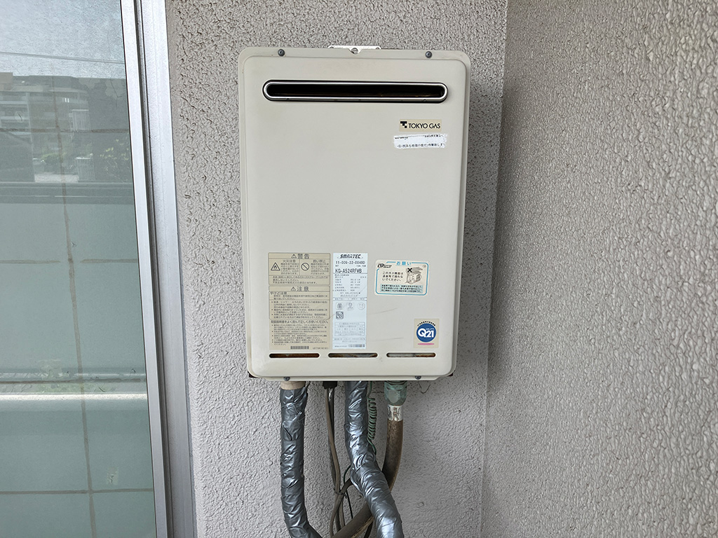 経年劣化が進み配管テープもボロボロになった給湯器を交換!ビルトインコンロも交換 横浜市港北区