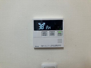お湯張り・追焚きができなくなった給湯暖房機を交換!スリムタイプから通常タイプに変えて費用を抑える 東京都町田市