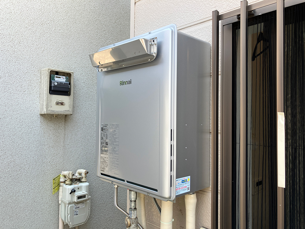 約18年使用した給湯器を後継機種に交換!排気カバーを付けて排気を上向きに 横浜市港北区