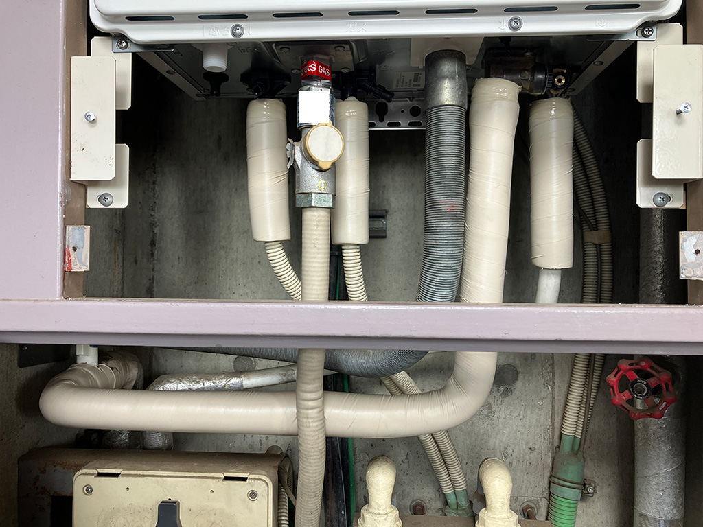 約30年使って電源が入らない給湯暖房機を交換!暖房機能なしの通常の給湯器に 川崎市中原区