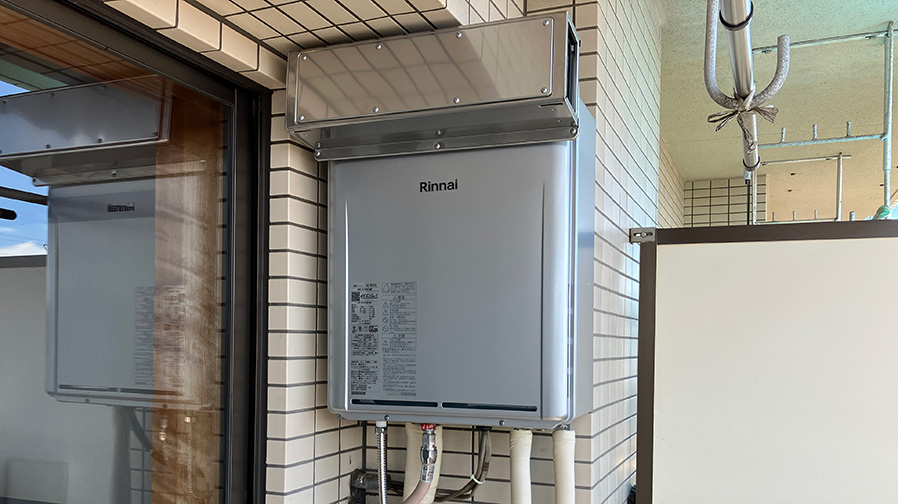 約14年使用の給湯器をエコジョーズに交換！開口部が近いため排気カバーも取付け　横浜市港北区
