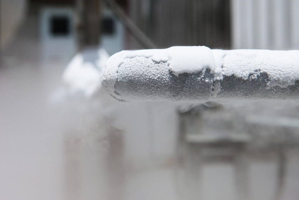 水道管が凍っているイメージ