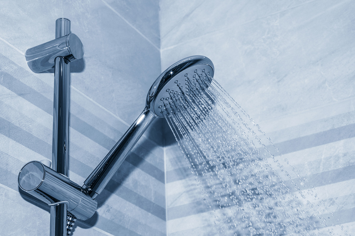 シャワーから出るお湯のイメージ