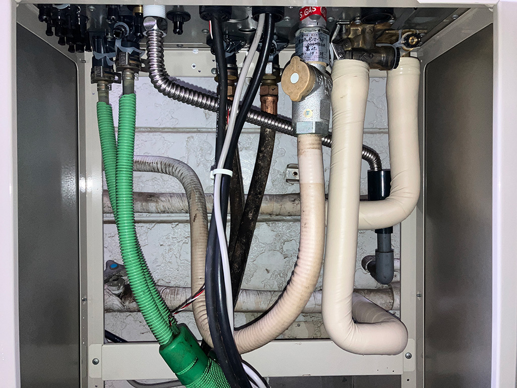 お風呂のリモコンが動かない！給湯暖房機を「リンナイ」のオートタイプに交換　東京都品川区