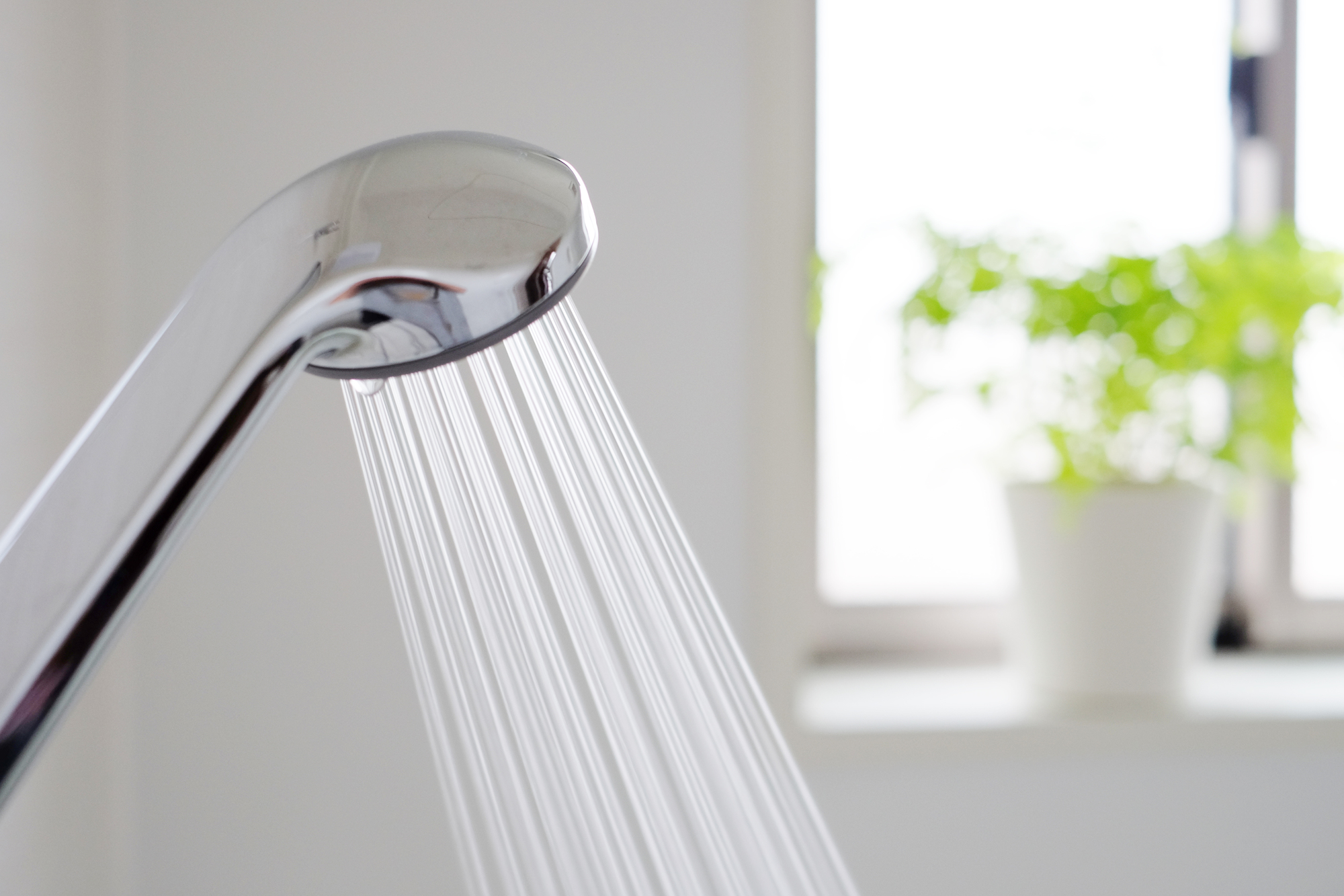 給湯器から熱いお湯しか出ない5つの原因！自分でできる対処方法・修理にかかる費用などを解説