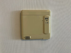 異音がする給湯暖房機を交換！マンションの指定により特注色での対応　川崎市幸区