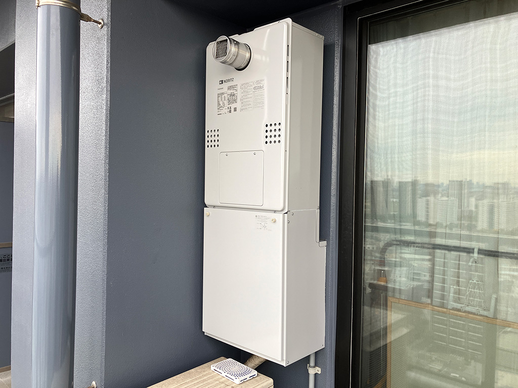 異音がする給湯暖房機を交換！マンションの指定により特注色での対応　川崎市幸区