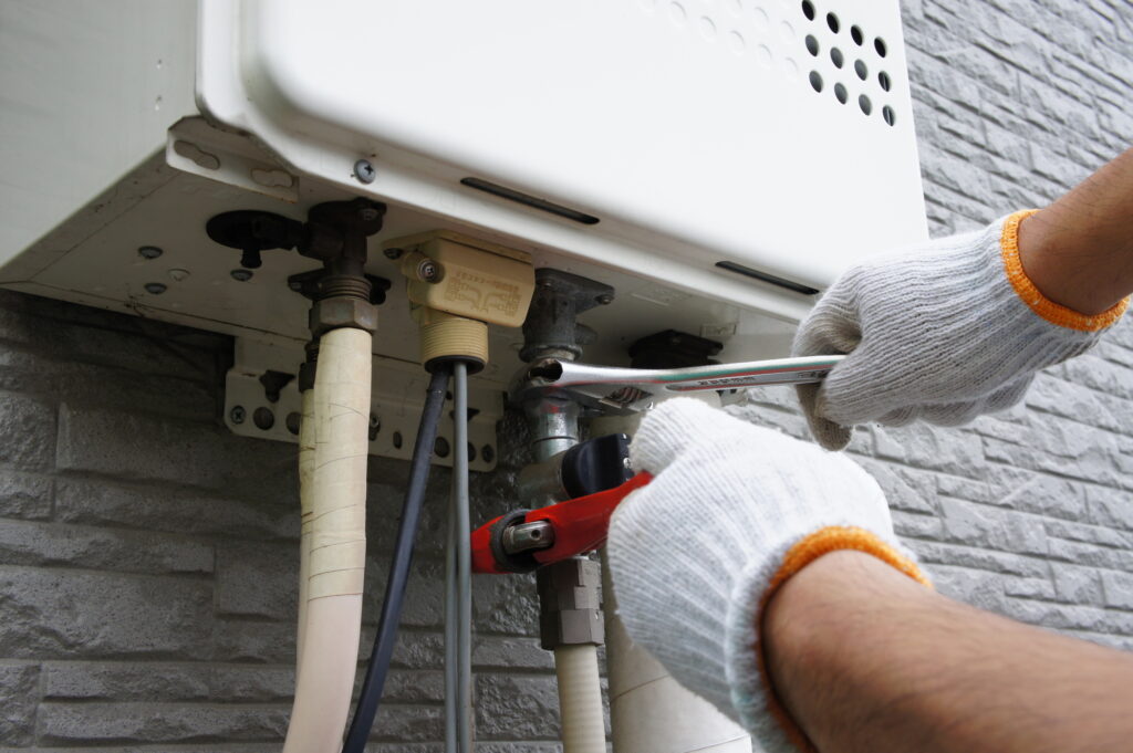 エコキュートからガス給湯器に交換するメリット・デメリット！耐用年数や節約効果の違いも解説