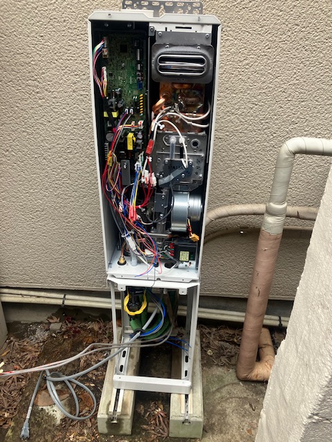 近隣への迷惑になるほどの異音が発生!20年使用した暖房専用熱源機を交換 川崎市宮前区