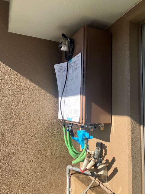 水漏れしていた給湯暖房機を交換！マンション規約の「特注色」に対応　横浜市青葉区