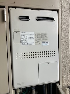 お湯の温度が安定しなくなった給湯器を交換！マンションの設置環境に合わせて従来型を選択　横浜市都筑区