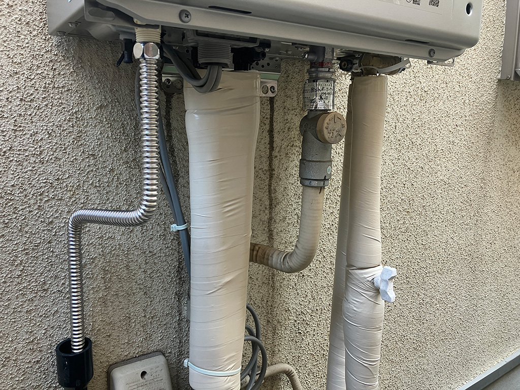 給湯器設置から14年で故障が不安に！給湯器・コンロ・レンジフードをまとめて交換　東京都大田区