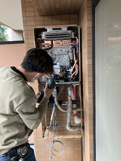 特注色指定のマンションで給湯器を交換!13年経過を機にエコジョーズへ 横浜市都筑区