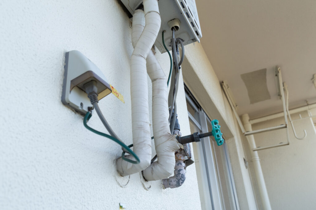 給湯器の電源が入らない原因と対処方法！電源が入らなくなった給湯器の交換事例も紹介