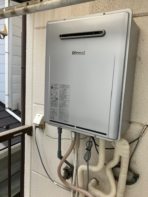「古くて心配だった」19年使用した2階ベランダに設置された給湯器を交換　川崎市高津区