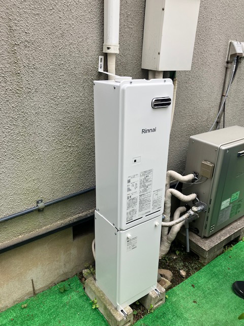 14年使用した脱衣所暖房用のボイラーを、故障する前に後継機種へ交換 東京都世田谷区