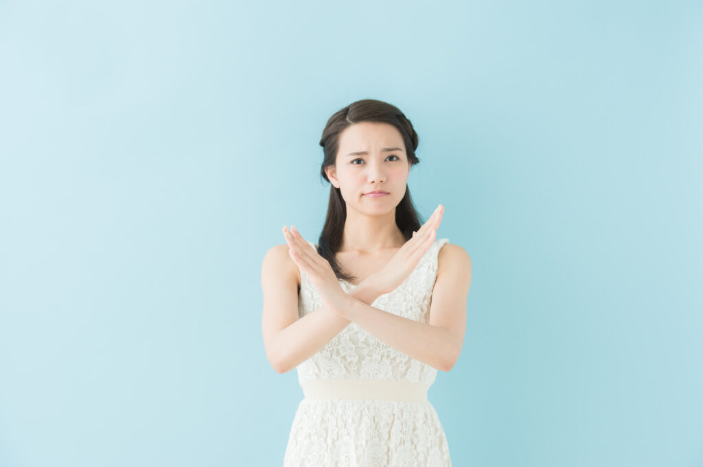 ガラストップコンロが割れた!原因・割れたままで使い続けるリスク・修理交換費用などを解説