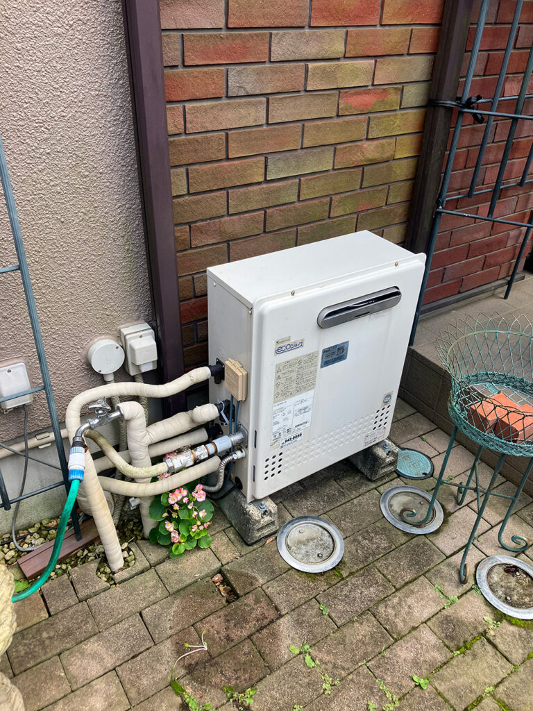 ライフスタイルに合わせて費用を抑えたご提案！13年お使いの給湯器を交換　横浜市青葉区