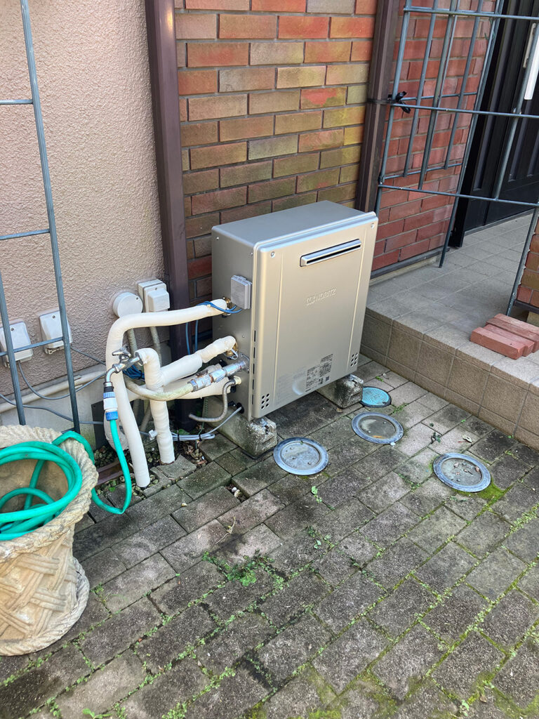 ライフスタイルに合わせて費用を抑えたご提案！13年お使いの給湯器を交換　横浜市青葉区